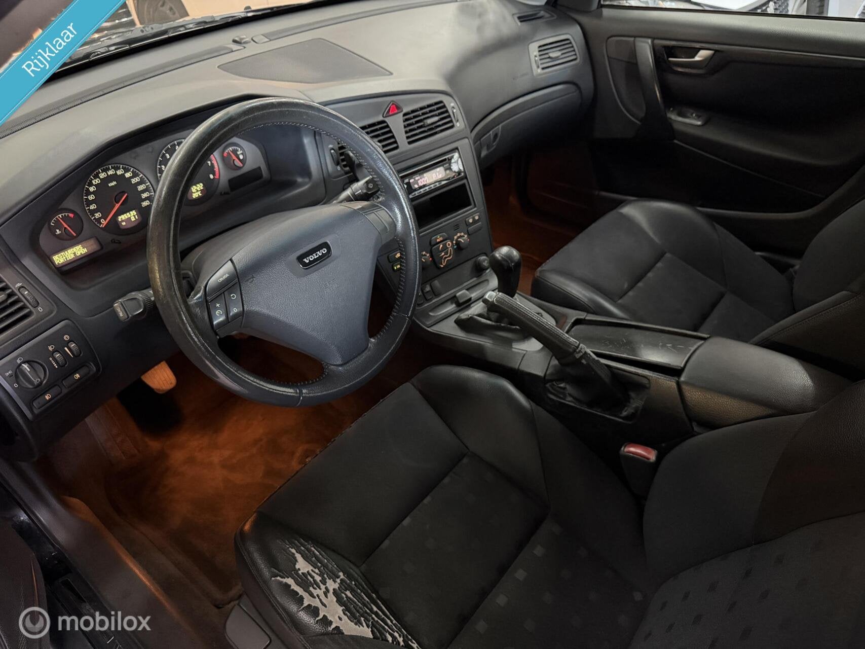 Volvo S60 2.4|Airco|Cruise|half leder|Lm velgen|APK 09-2027|, Auto's, Voorwielaandrijving, S60, Zwart, Origineel Nederlands