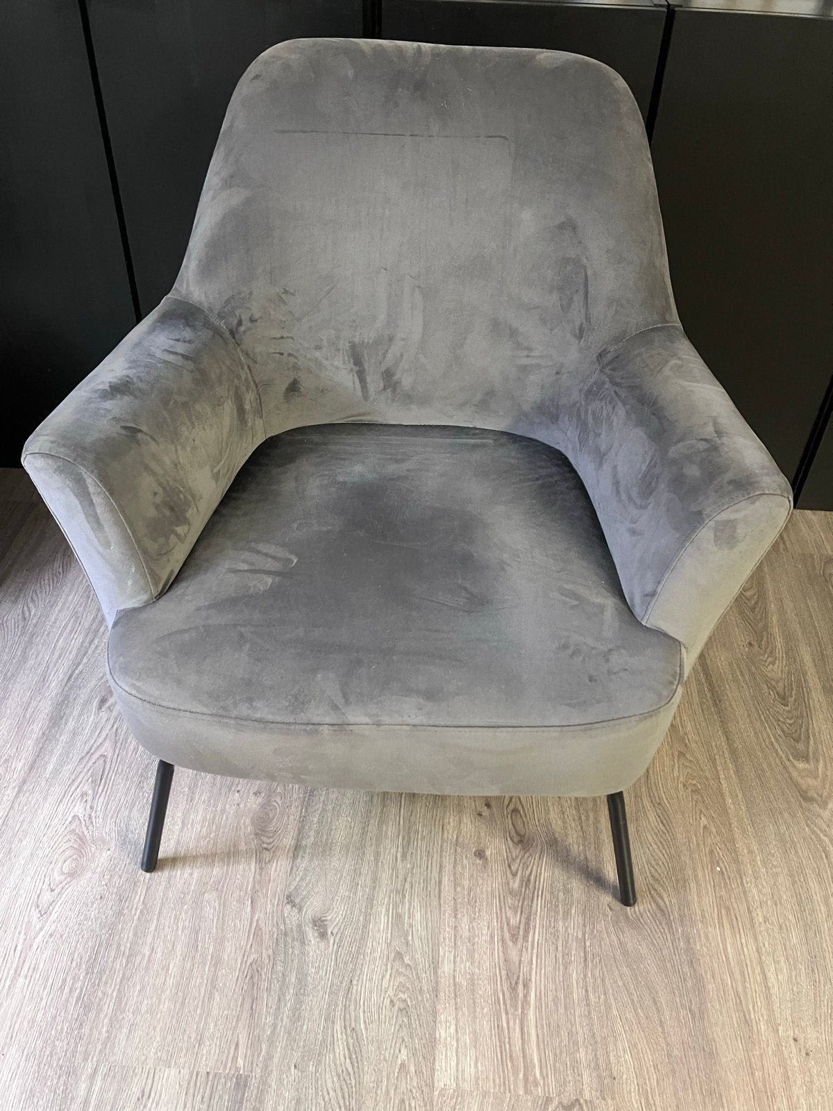 Grijze suède fauteuil, Ophalen, Zo goed als nieuw, Eén, Stof