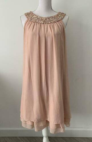 Oudroze Jurk met palletjes hals maat 40 - 42!, Kleding | Dames, Trouwkleding en Trouwaccessoires, Verzenden, Zo goed als nieuw