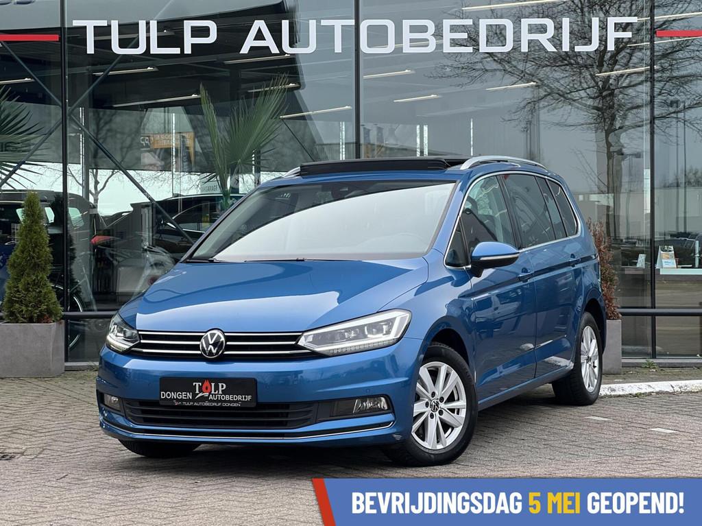 Volkswagen Touran 1.5 TSI Highline 7p Automaat Dak Leder Lux, 15 km/l, Zwart, 4 cilinders, 150 pk