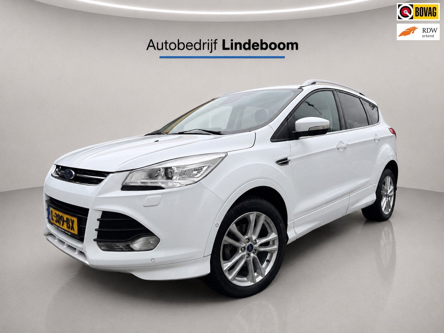 Ford Kuga 1.5 Titanium Styling Pack, Auto's, Ford, 4 cilinders, Wit, Bedrijf, Handgeschakeld