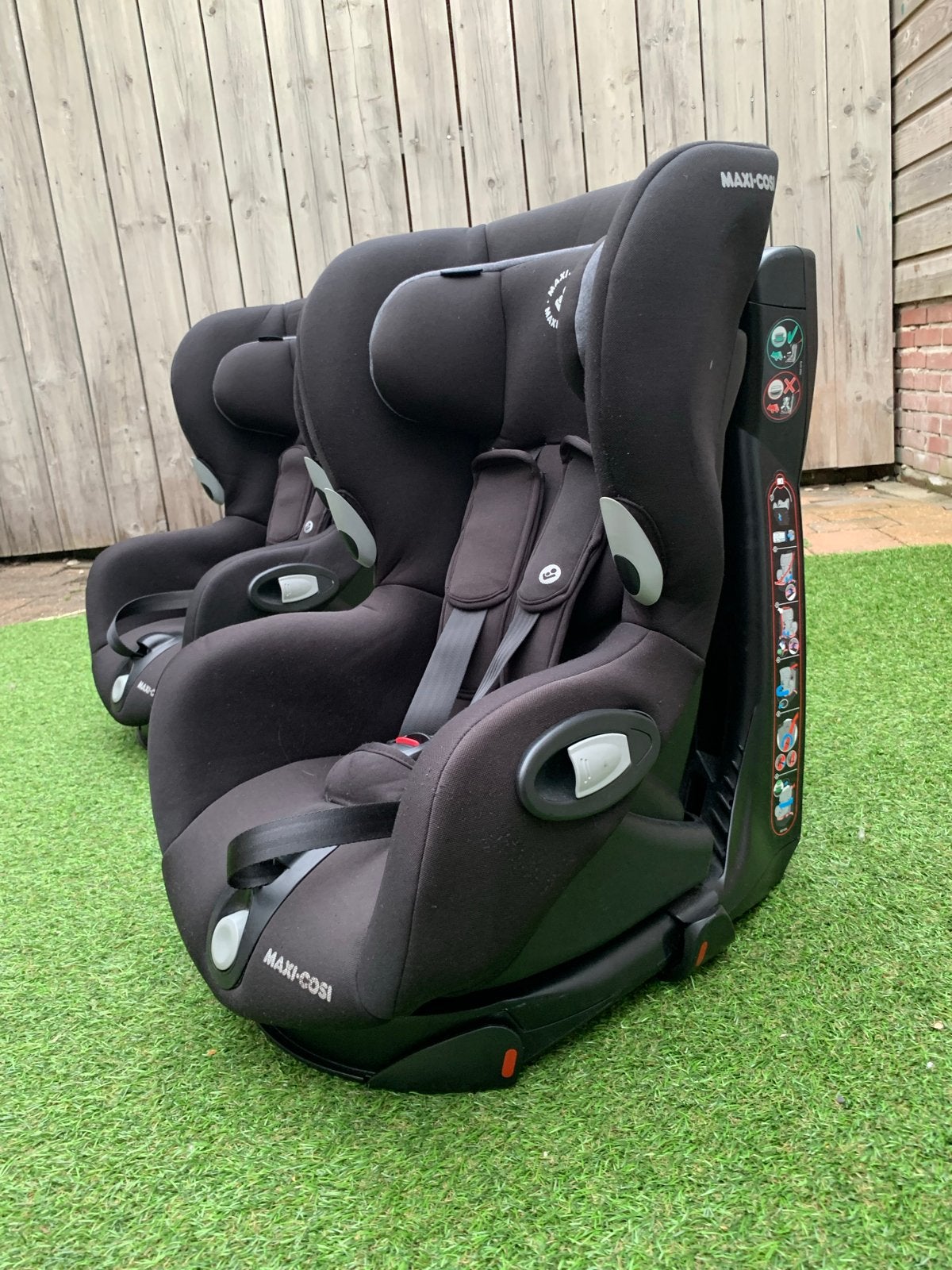 Maxi-Cosi Axiss draaibare autostoel - Zwart (9-18 kg), Autogordel, Verstelbare rugleuning, 9 t/m 18 kg, Ophalen of Verzenden