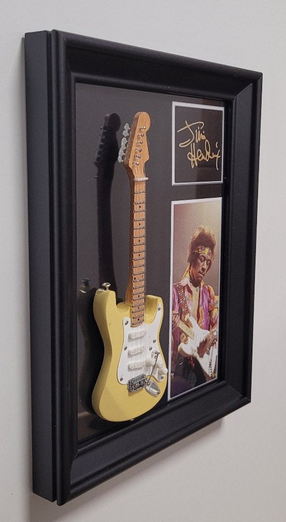 Jimi Hendrix miniatuur gitaar op lijst wanddeco decoratie, Info@deconoord.nl, Deco Noord, Nieuw, Ophalen of Verzenden