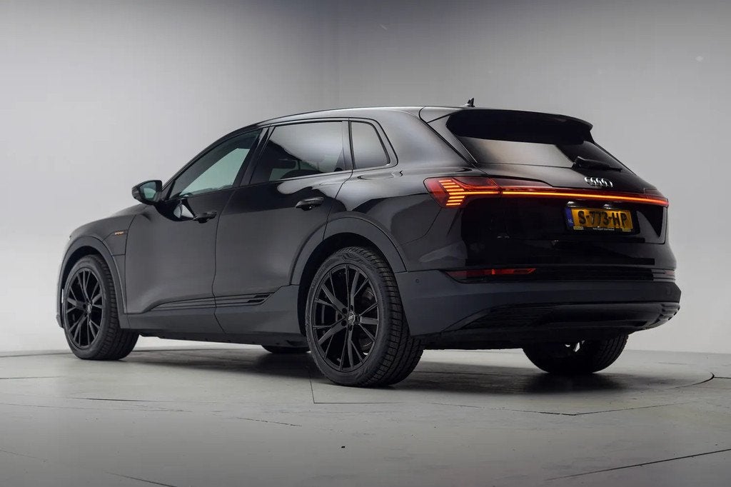 Audi e-tron 55 Quattro edition 95 kWh Aut .[ Trekhaak Navi P, Auto's, Audi, Automaat, 131 €/maand, 0 cilinders, Zwart