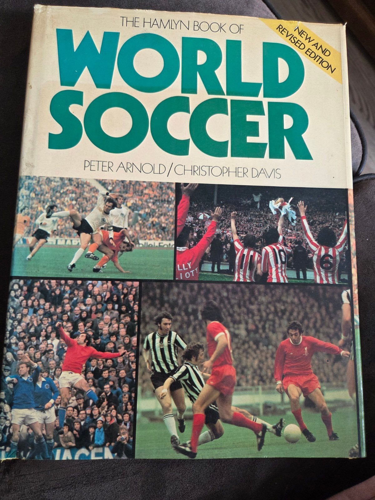 The Hamlyn Book of World Soccer - Peter Arnold, Ophalen of Verzenden, Gelezen, Peter Arnold / Christopher Davis, Balsport