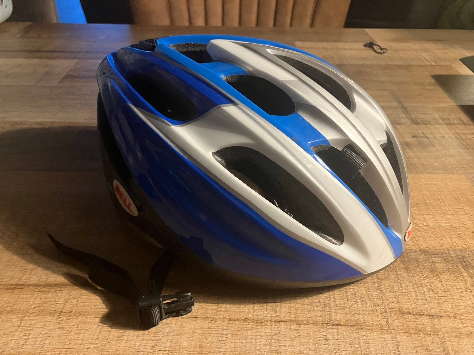 Gratis BELL fietshelm ophalen maat L, Ophalen, Gebruikt, L, Heer of Dame
