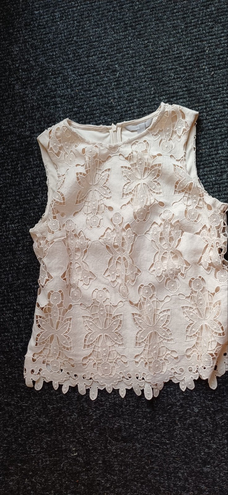 Mooie creme kleurige 2 laags top met broderie, maat S, H&M, Beige, Nieuw, Ophalen of Verzenden