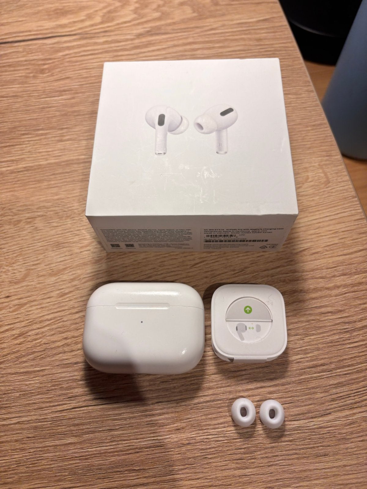 Apple AirPods Pro (1e generatie) met MagSafe Oplaadcase, In-ear, Bluetooth, Ophalen of Verzenden, Zo goed als nieuw