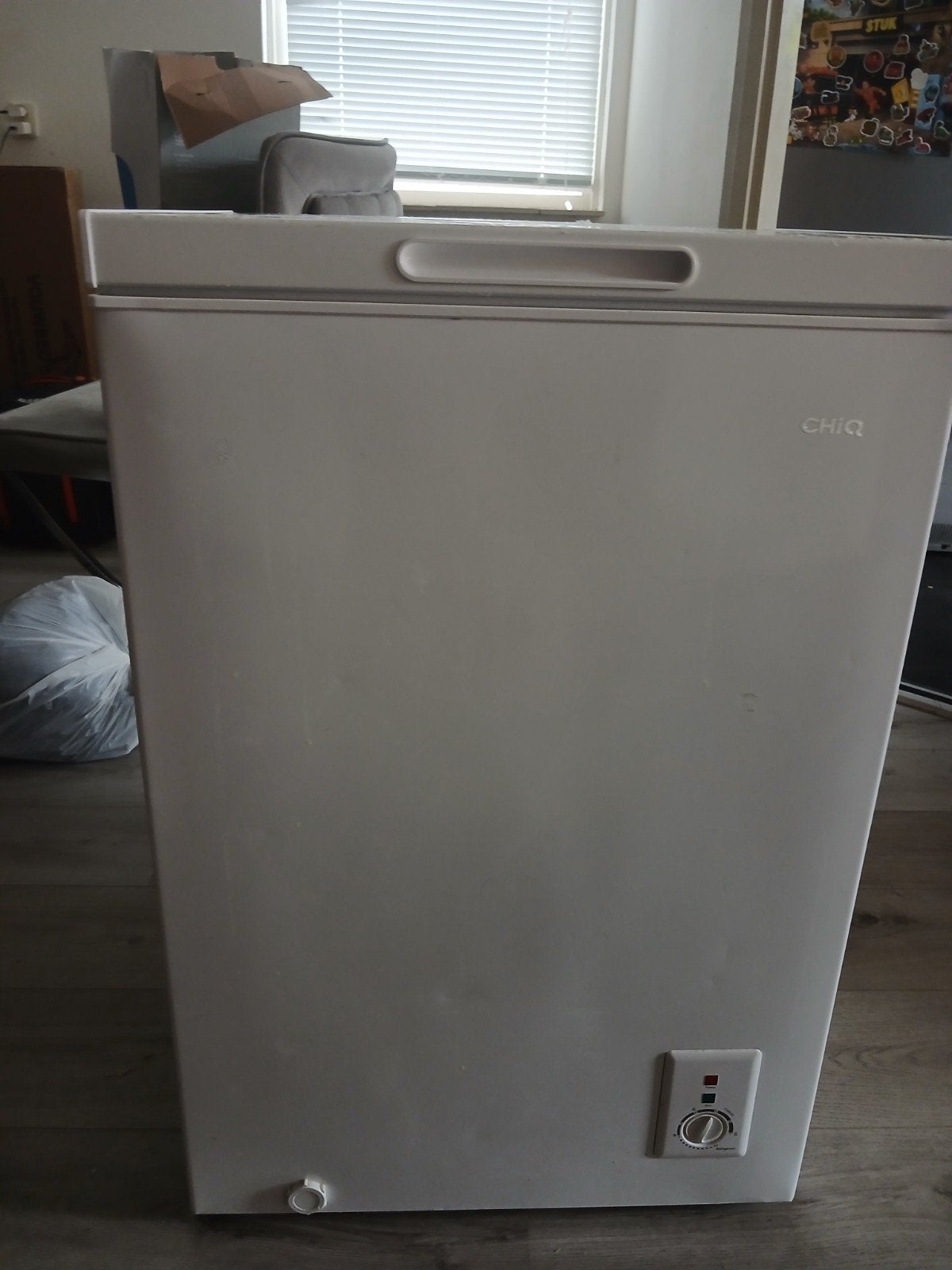 CHiQ FCF98DE Vrieskist - 99L inhoud, Energieklasse E, Ophalen of Verzenden, Zo goed als nieuw, 85 tot 120 cm