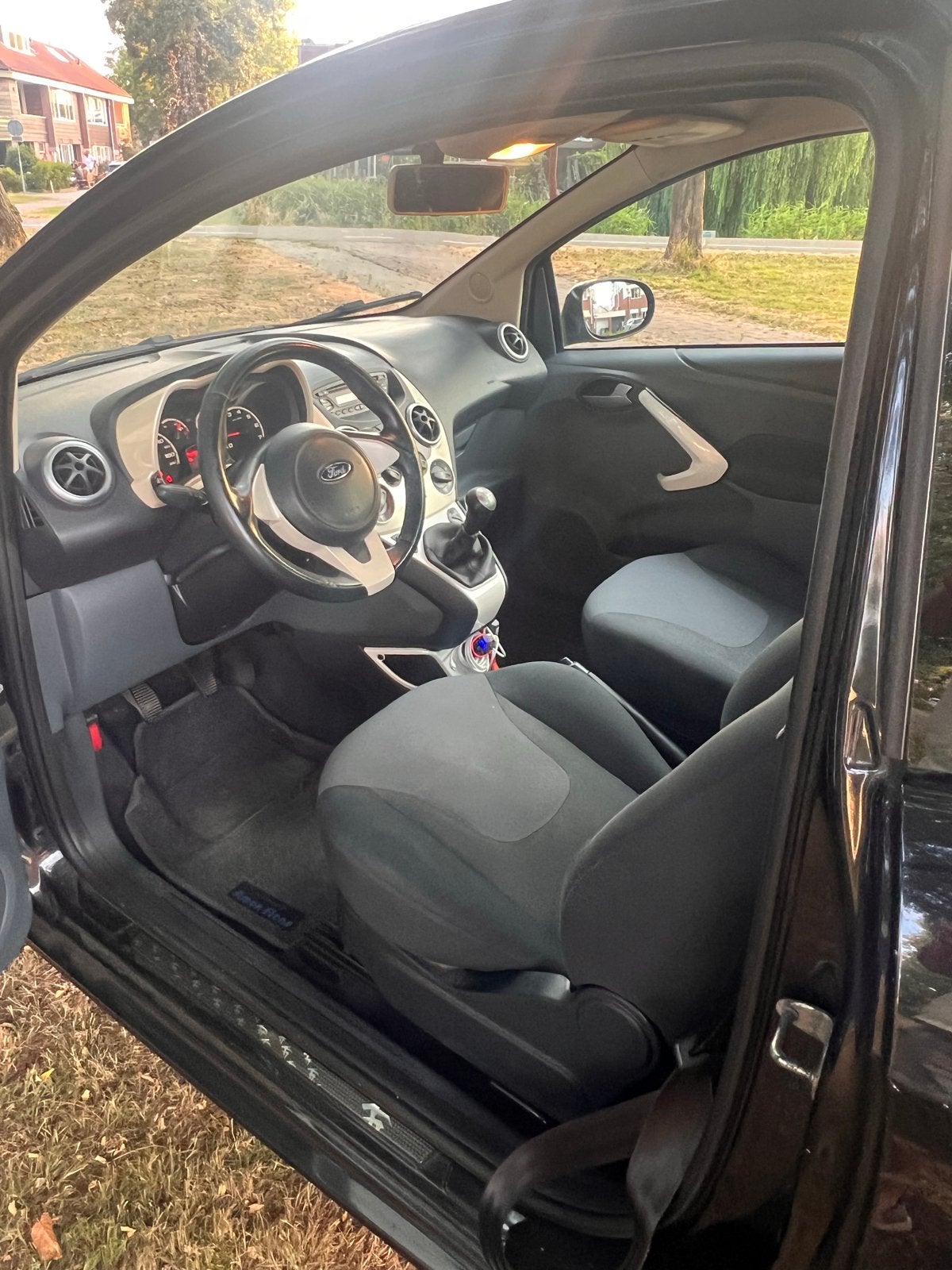 Ford Ka 1.2 69pk 2011 Zwart, Auto's, Voorwielaandrijving, 1242 cc, 4 cilinders, 4 stoelen