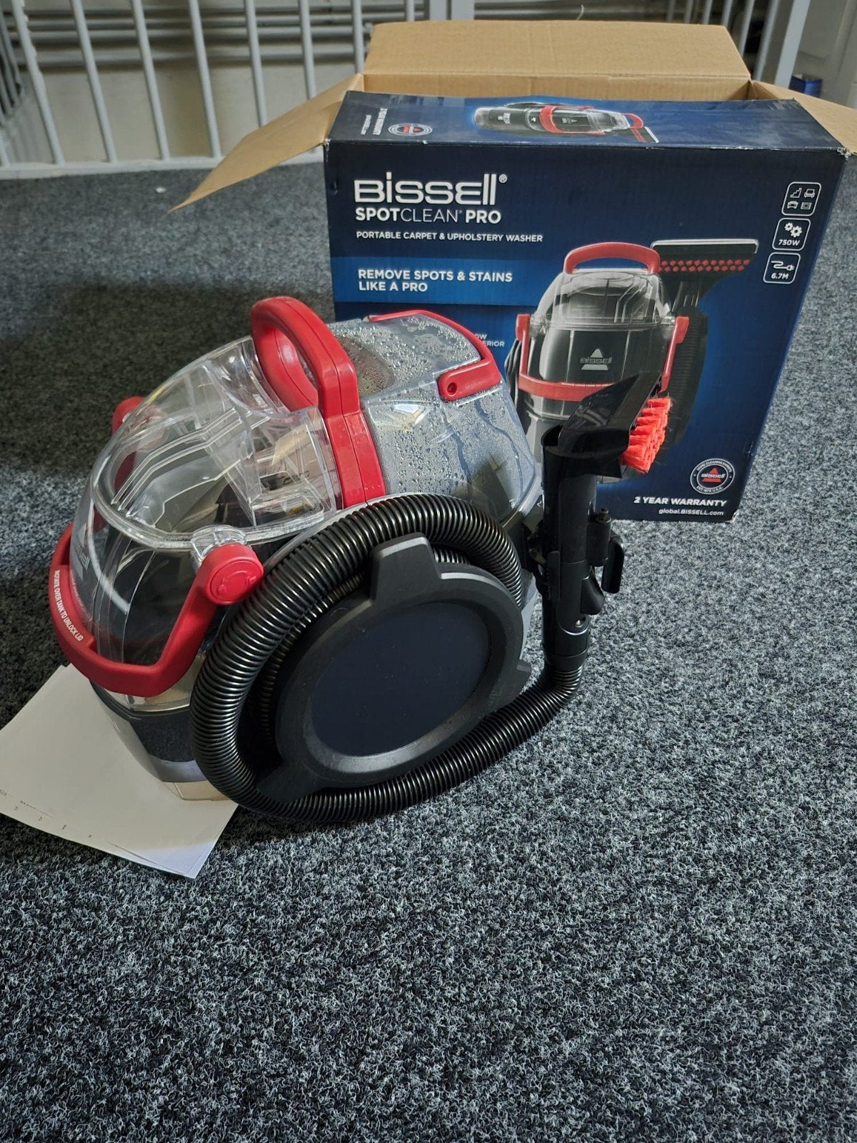 Bissell SpotClean Pro Vlekkenreiniger - Nieuw in doos, Nieuw, Ophalen of Verzenden, Vloerreiniger, Minder dan 1200 watt