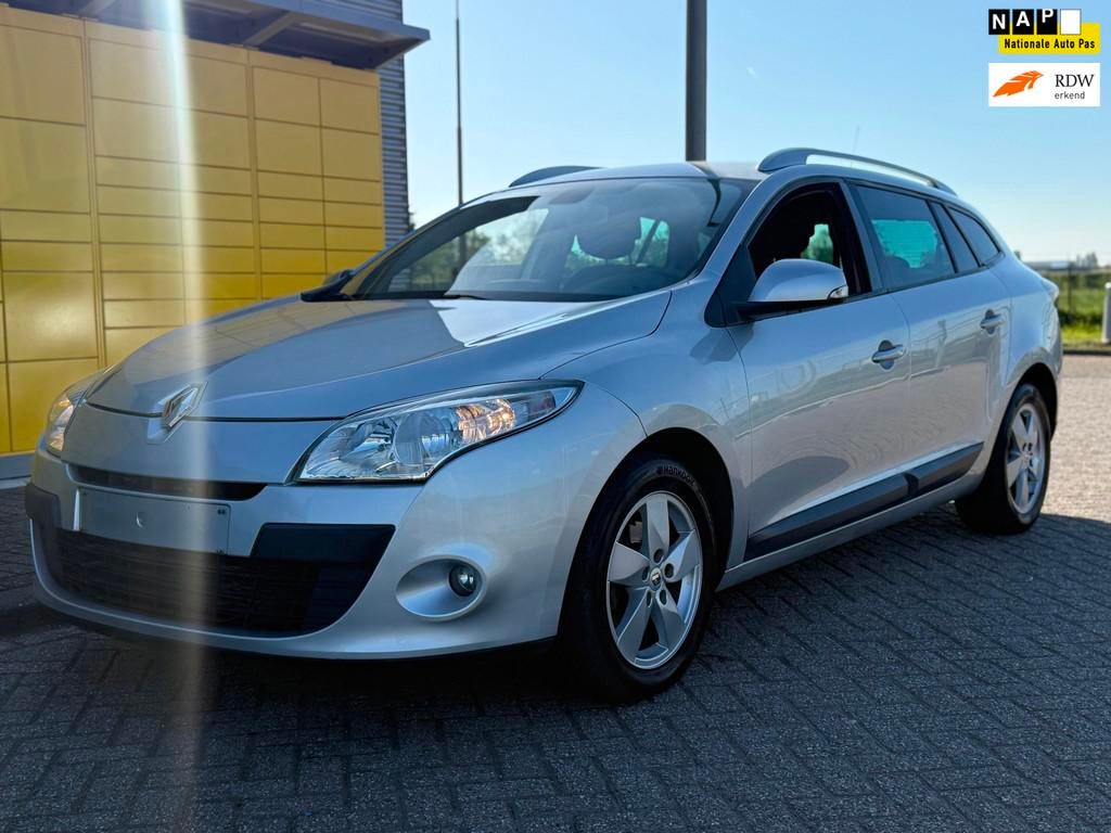 Renault Megane 1.5 dCi BJ 2010 Navigatie Pdc Airco Nette aut, Voorwielaandrijving, Stof, Gebruikt, 4 cilinders