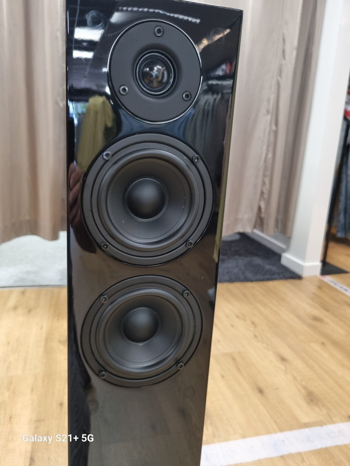 ✅Pro-Ject Speaker Box 10 in hoogglans piano zwart als nieuw, Audio, Tv en Foto, Vloerstaande luidspreker, -, -, Zo goed als nieuw