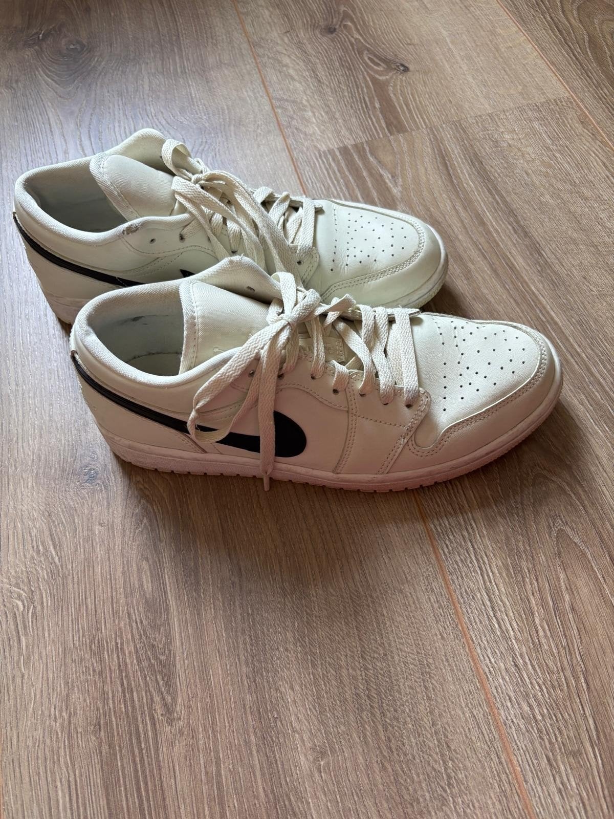 Nike Air Jordan sneakers, Nike Air Jordan, Beige, Ophalen of Verzenden, Sneakers of Gympen
