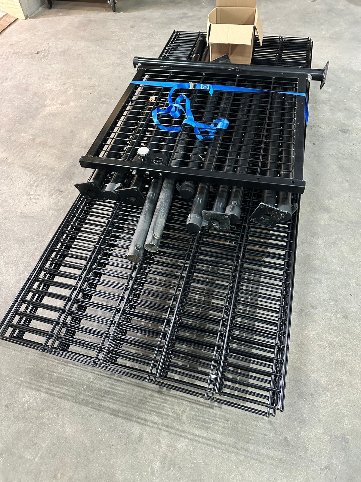 Dubbel staafmat hekwerk 23 meter. Inclusief poort. 1m1 hoog, Ophalen, Met poort, Dubbelstaafmat hekwerk, Zo goed als nieuw