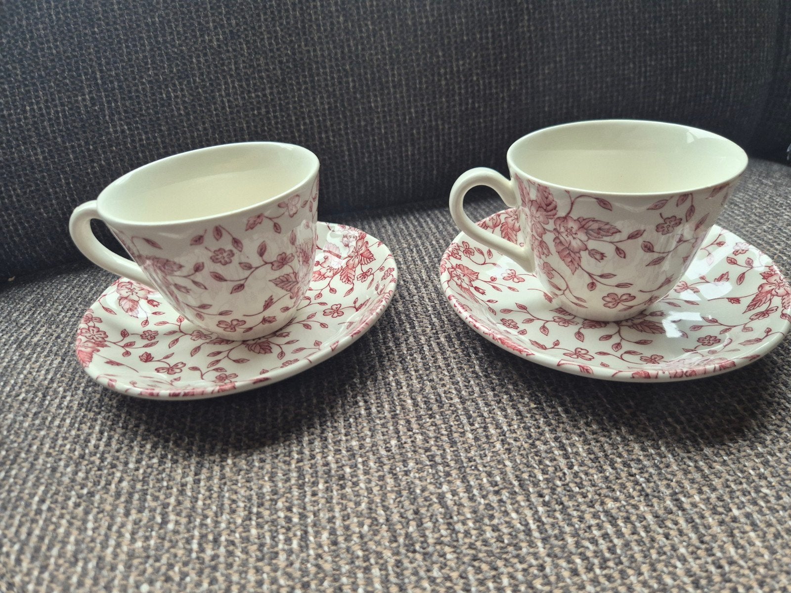 2 Royal Tudor Grindley Bouquet rode kop en schotels, Ophalen of Verzenden
