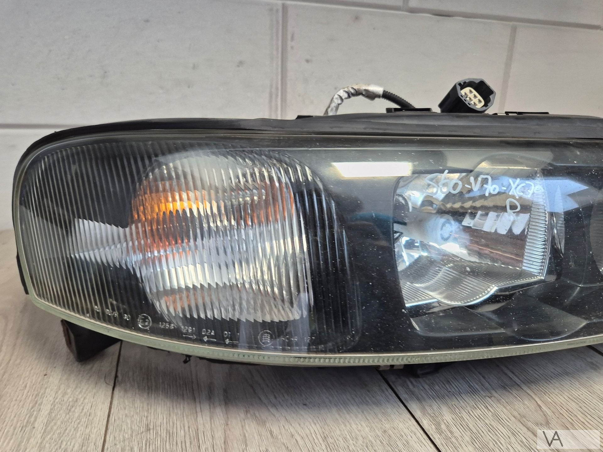 Koplamp XENON rechts van Volvo S60 V70 XC70 2000-2004 €125, Gebruikt, -, -, Ophalen of Verzenden