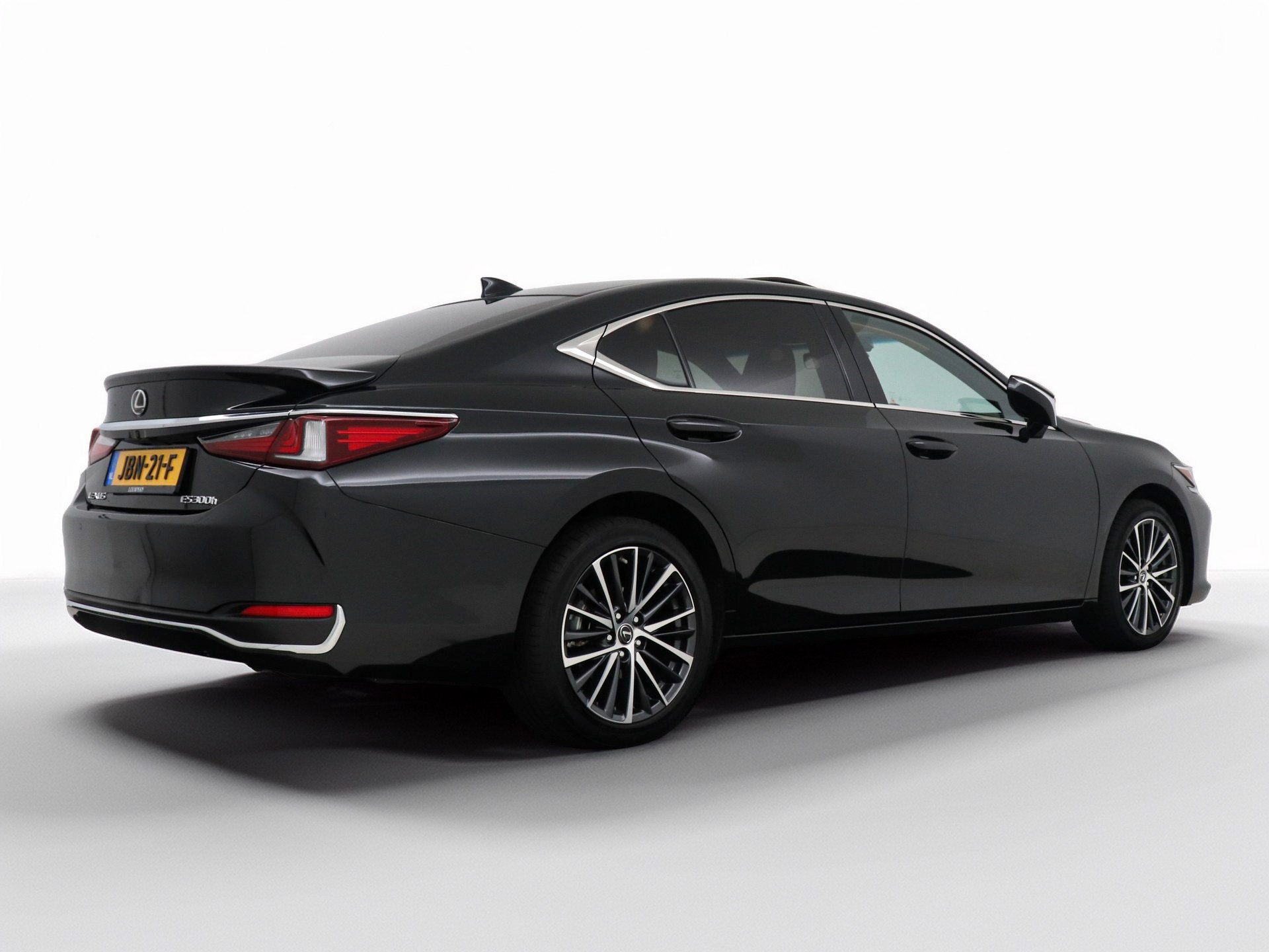 Lexus ES 300h Luxury Line (bj 2025, automaat), Auto's, 12 maanden, Automatische klimaatregeling, Euro 6, 4 cilinders