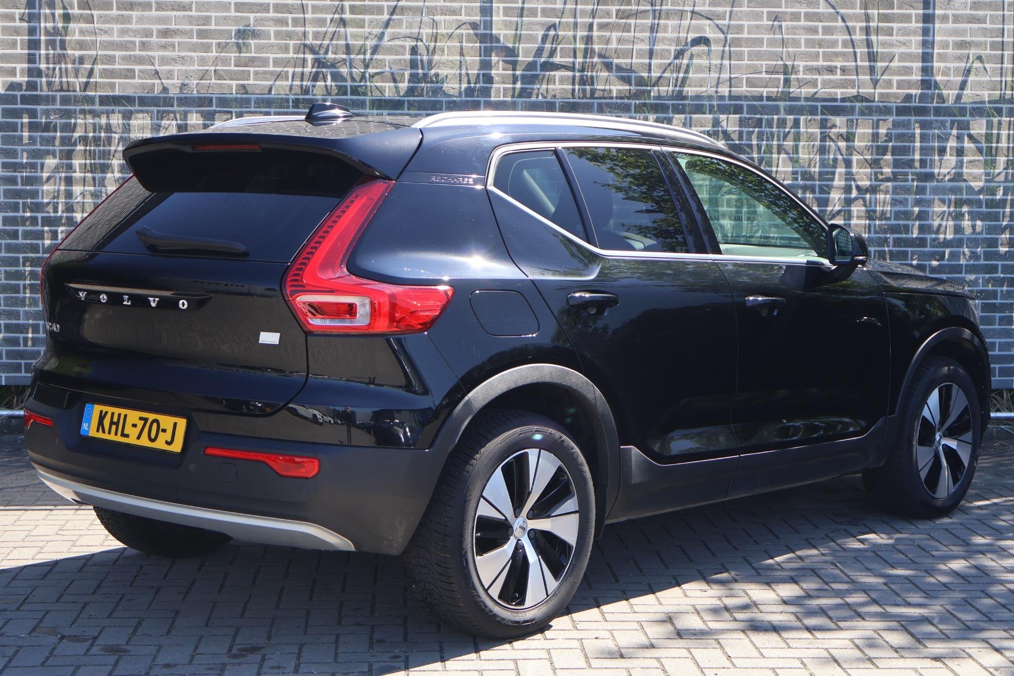 Volvo XC40 1.5 T4 Recharge Inscription Expression | Plug-in, Stof, Euro 6, 1712 kg, Zwart