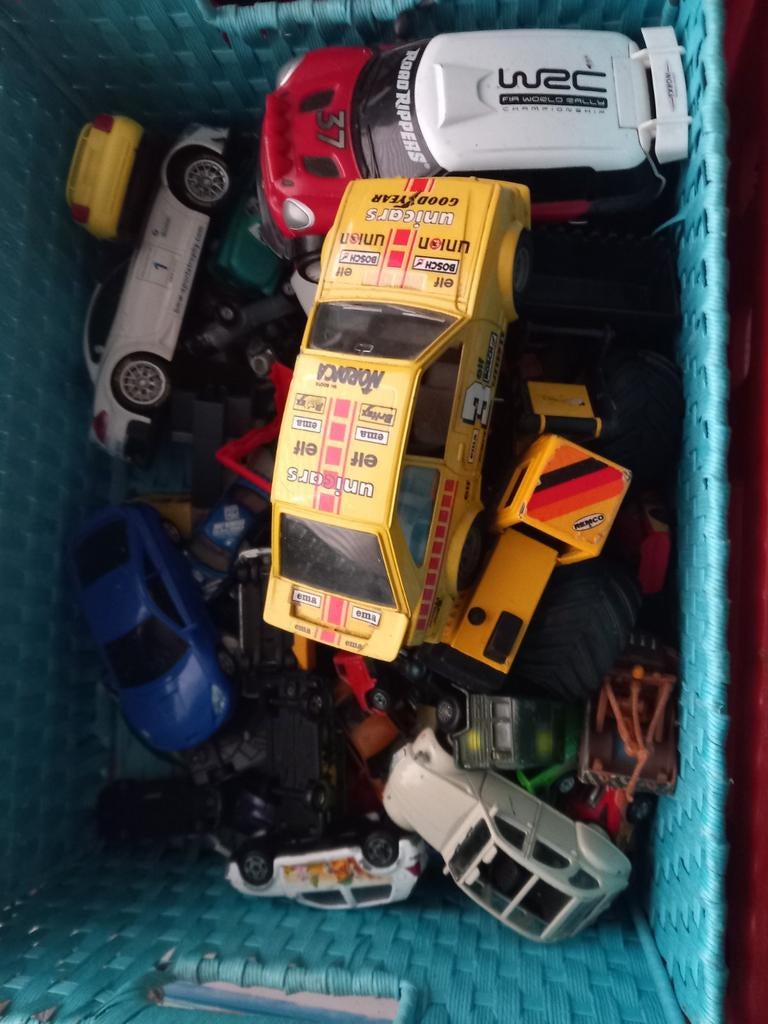 Bak vol auto shovel, Ophalen of Verzenden, Zo goed als nieuw, Auto