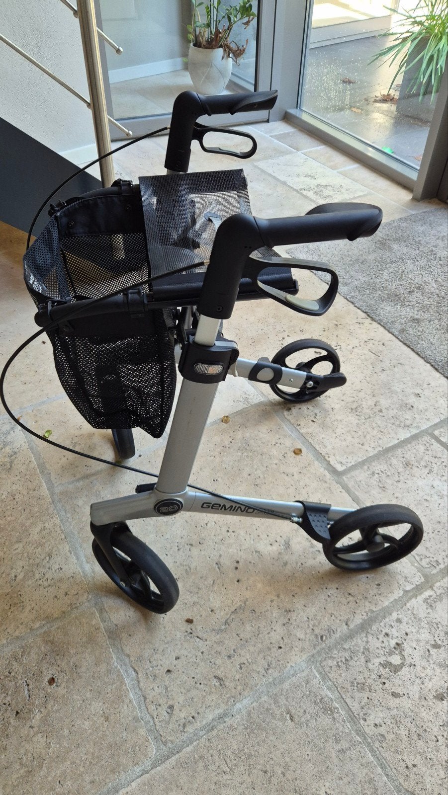 Rollator gemino 20 zo goed als nieuw, Diversen, Ophalen, Lichtgewicht