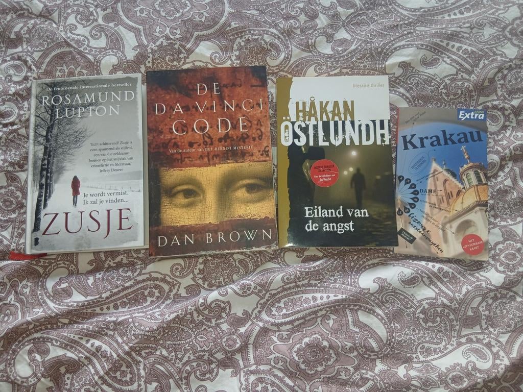 Boekenpakket: Thrillers & Reisgids Krakau, Ophalen, Gelezen, Rosamund Lupton, Dan Brown, Håkan Östlundh