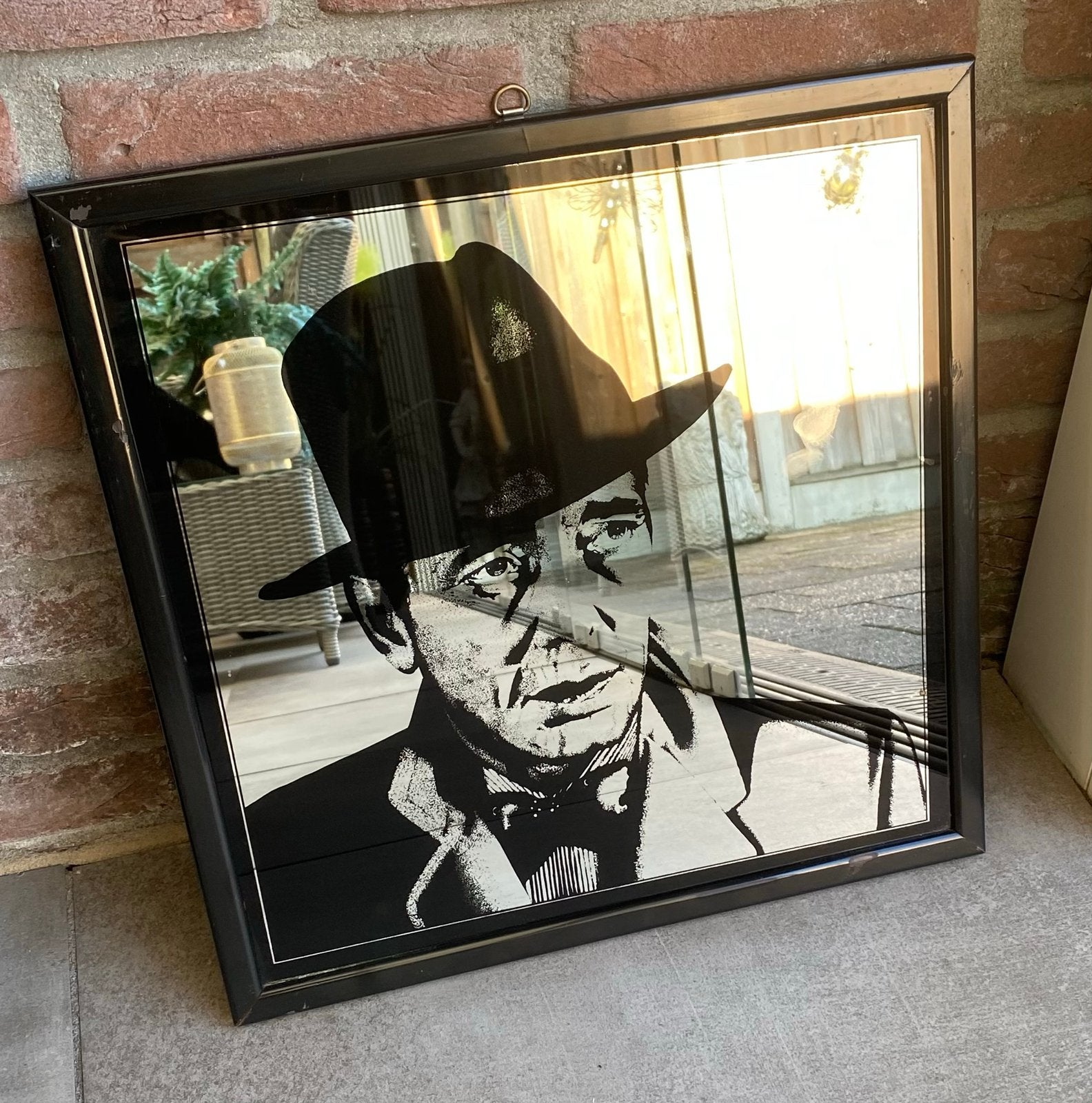 Spiegel met  Humphrey Bogart print - Zwart frame, Ophalen of Verzenden, Gebruikt, Rechthoekig, 50 tot 75 cm