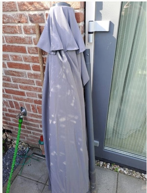 Zo goed als nieuw: Halve Parasol / Balkonparasol, Ophalen, Zo goed als nieuw, 1 tot 2 meter