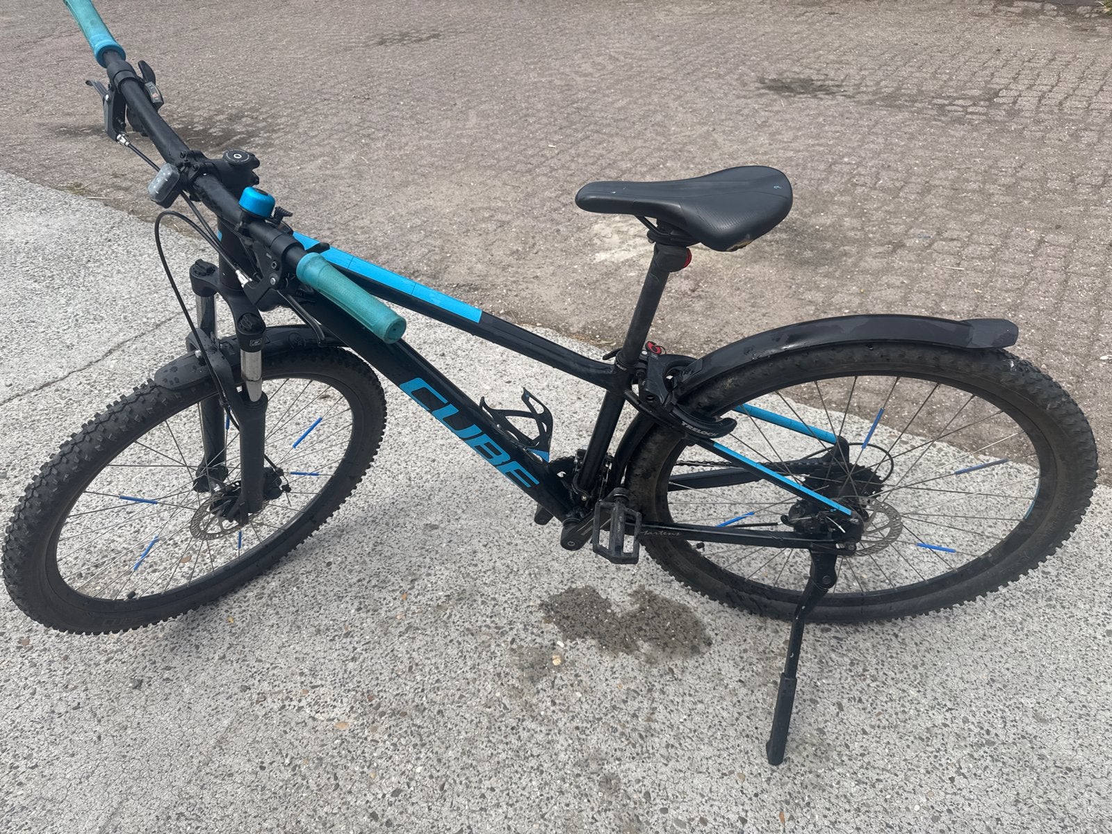Cube mountainbike, zwart met blauwe accenten, Gebruikt, Versnellingen, Schijfrem, Ophalen