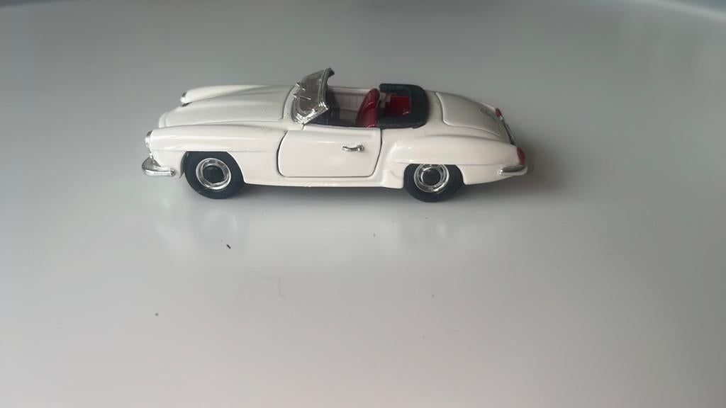 Witte Mercedes-Benz 190 SL schaalmodel merk: RIO Italië, Hobby en Vrije tijd, Modelauto's | 1:43, Ophalen of Verzenden, Zo goed als nieuw