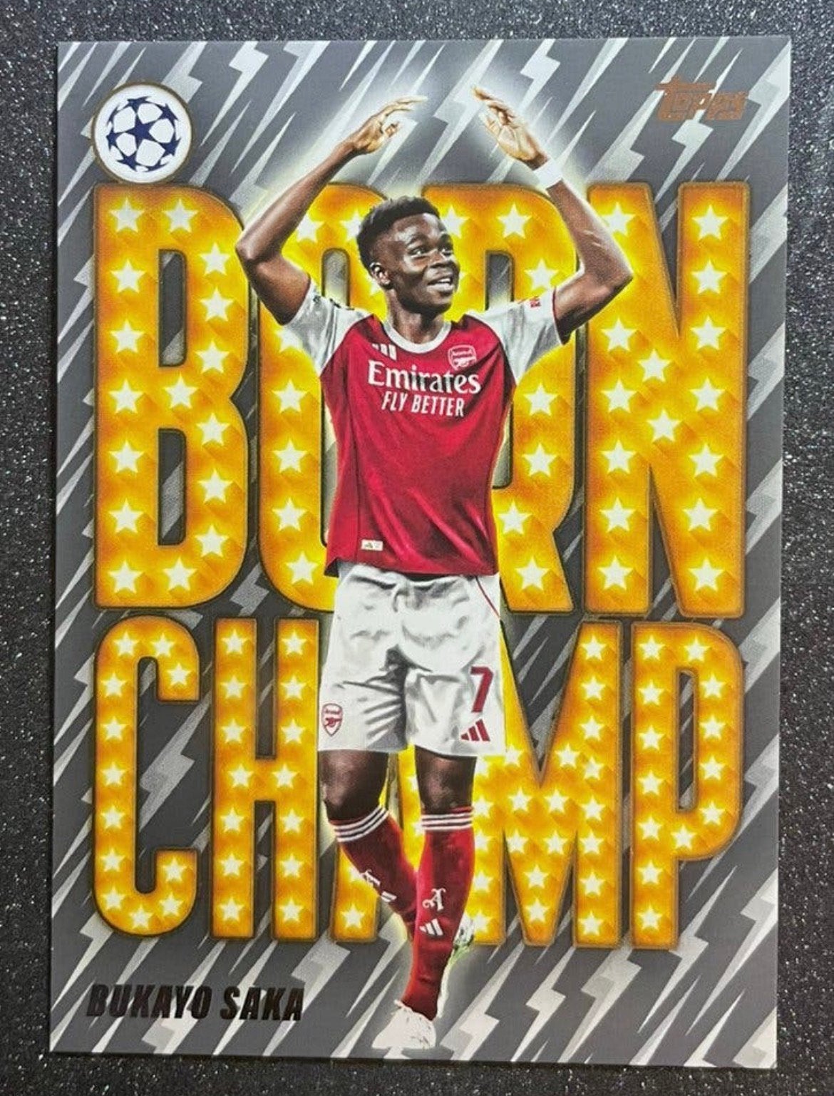 Topps UCC Flagship ‘26    BORN CHAMP    SAKA    ARSENAL FC, Verzenden, Zo goed als nieuw, Plaatje