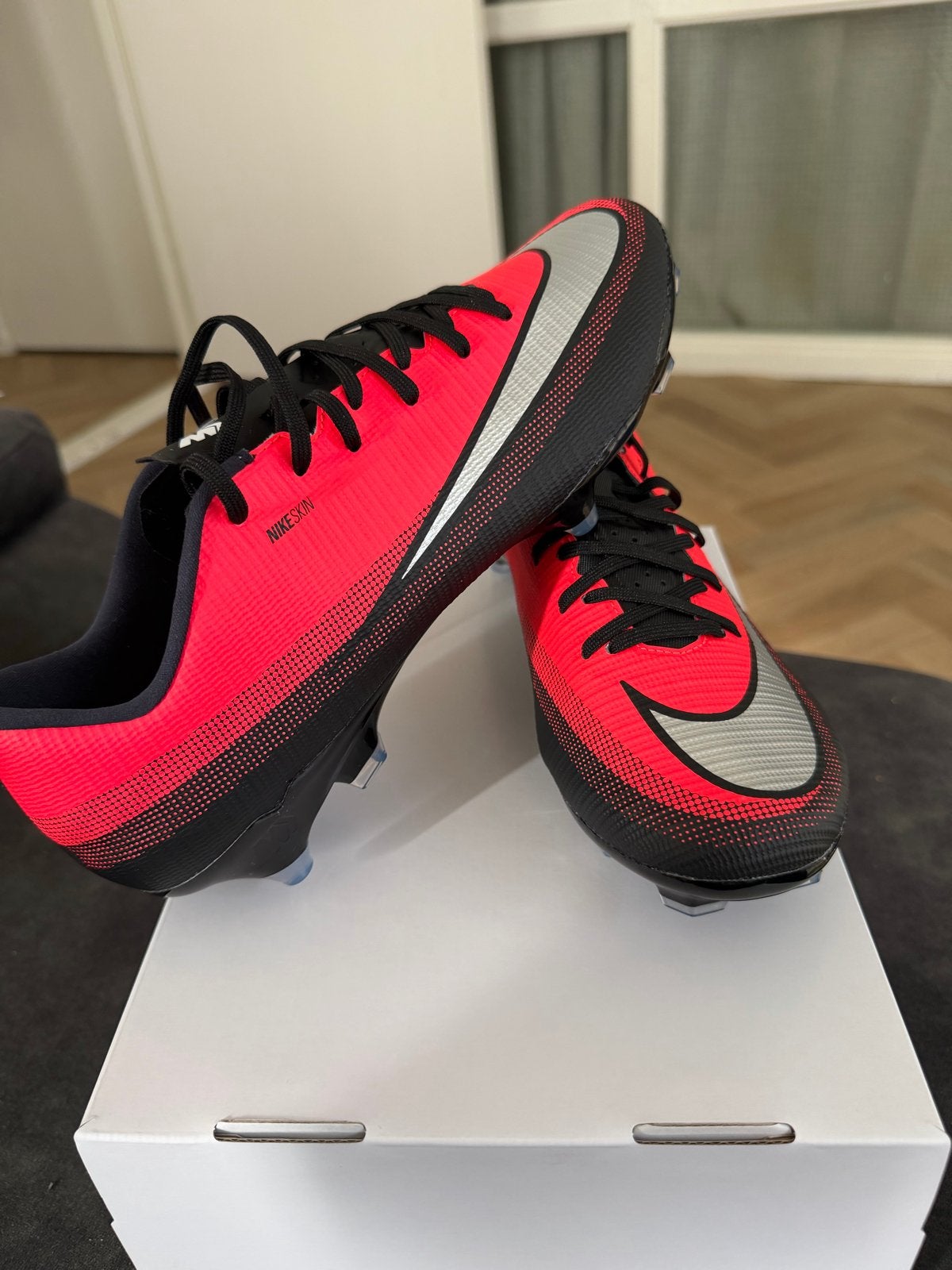 Nike Mercurial Voetbalschoenen Spider-man edition, Sport en Fitness, Maat XS of kleiner, Ophalen of Verzenden, Nieuw, Schoenen