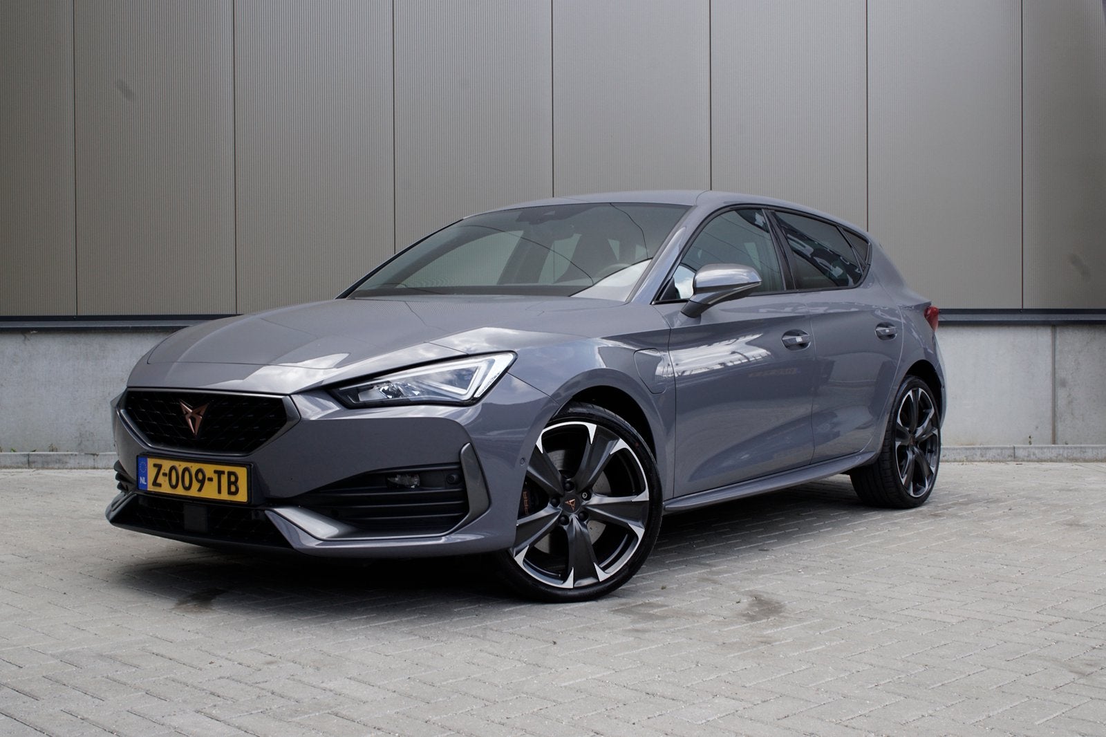 Cupra Leon 1.4 E-hybrid 245pk Dsg-6 2021 Grijs, Auto's, Zwart, 4 cilinders, Leon, Hybride Elektrisch/Benzine