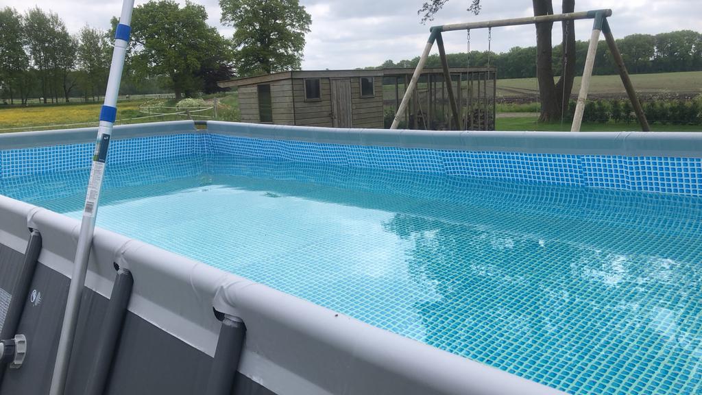 Intex Ultra XTR Zwembad 732x366x132 met Zandfilterpomp, Rechthoekig, Ophalen, 120 cm of meer, 300 cm of meer