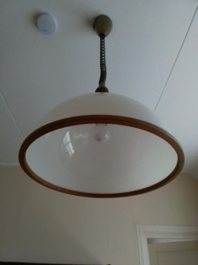 Vintage hanglamp wit met houten rand, Ophalen of Verzenden, Zo goed als nieuw, Hout, Vintage, Retro
