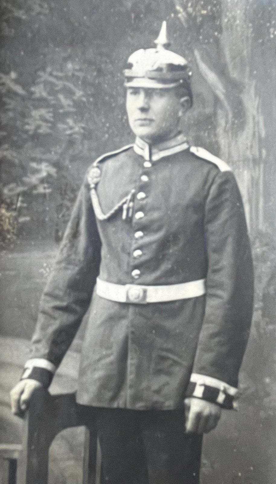 WO1 DUITS zw/w foto Soldaat met pickelhaube-schützenschnur, Verzenden, Landmacht, Duitsland, Foto of Poster