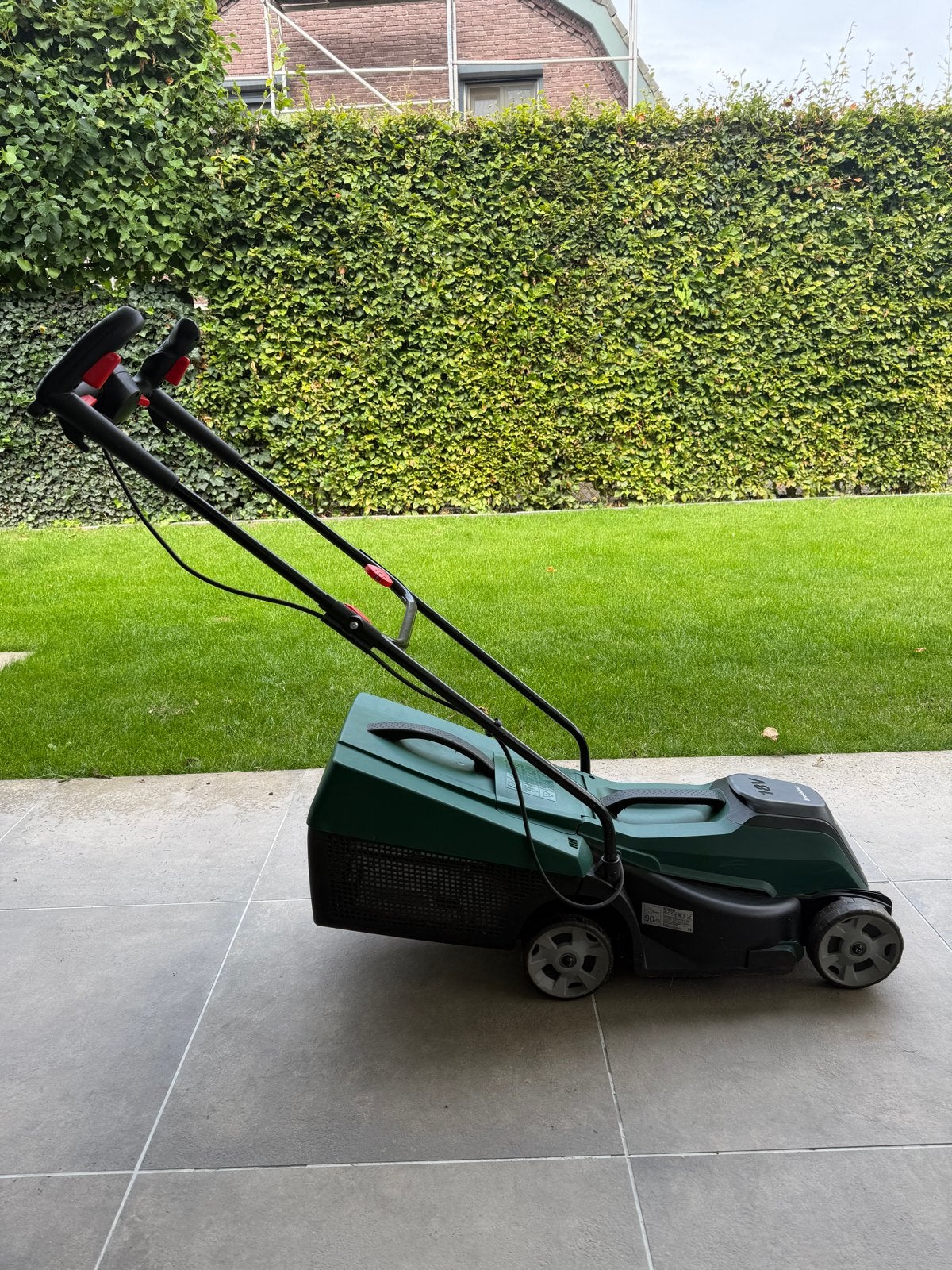 Bosch CityMower 18V-32-300 Accu-grasmaaier met 4.0 Ah accu, Tuin en Terras, Cirkelmaaier, Accu-grasmaaier, Ophalen of Verzenden