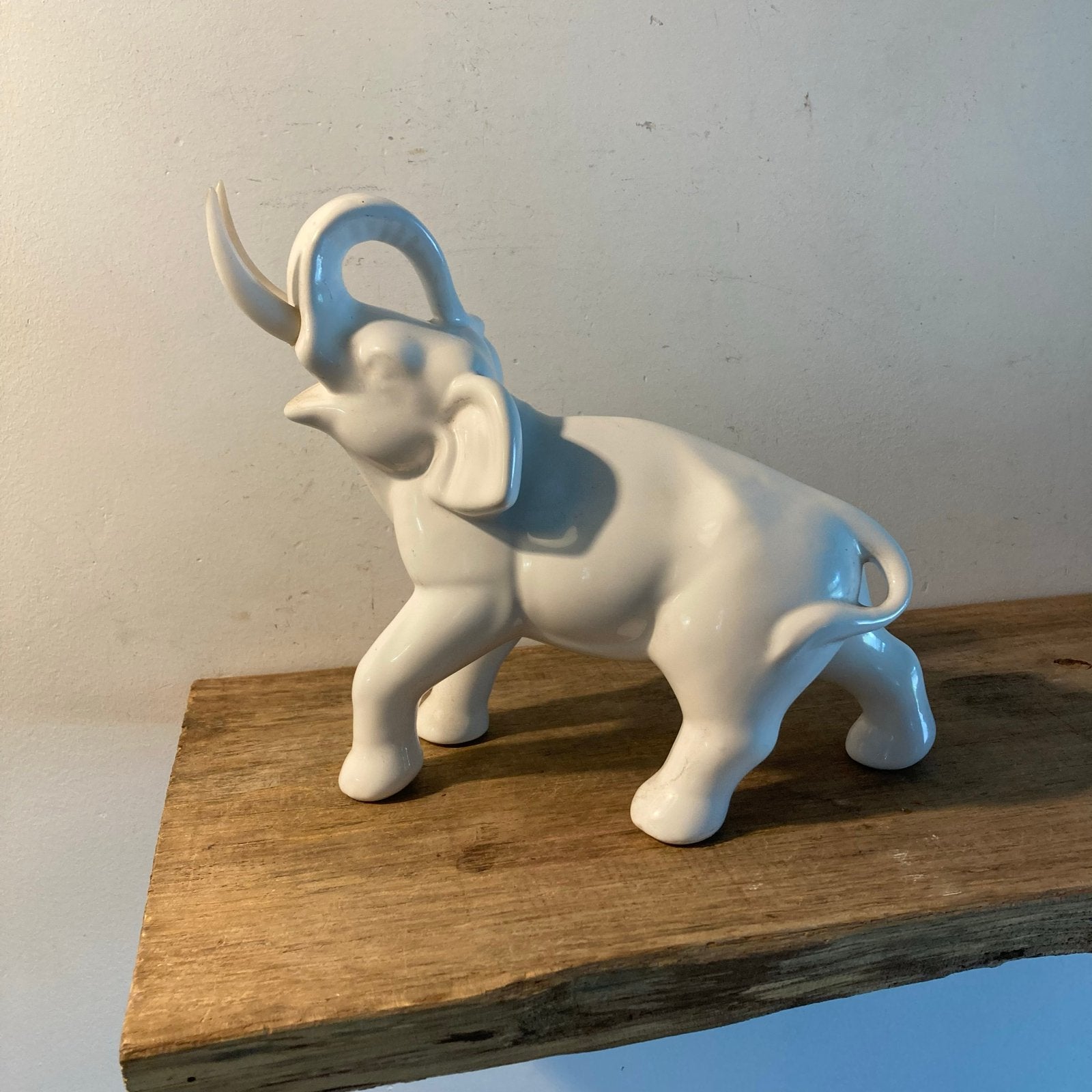 Mooi wit porseleinen olifant beeld - 20 cm hoog, Ophalen of Verzenden