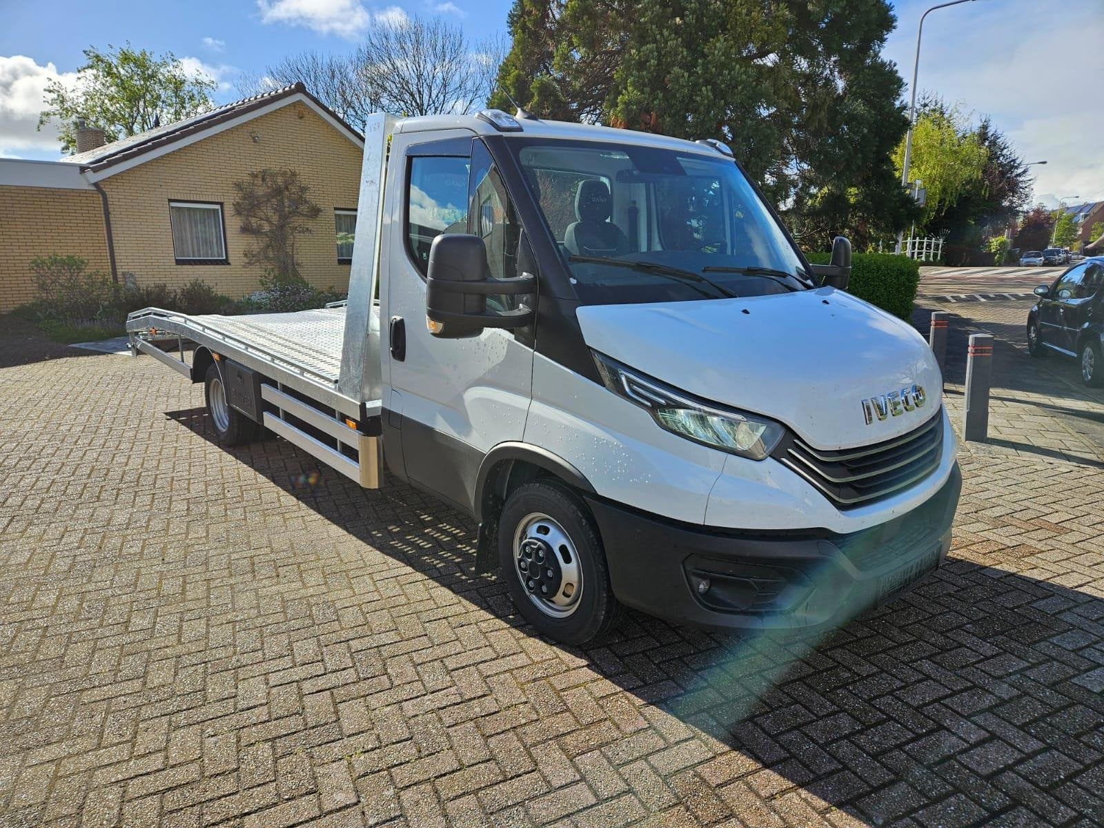 Iveco Daily 35C16 2.3 Oprijwagen Autotransport 2024, Gebruikt, Zwart, 4 cilinders, Iveco