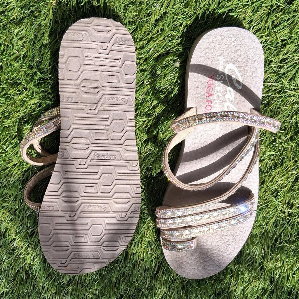 Skechers slippers maat 38, Slippers, Skechers, Beige, Nieuw