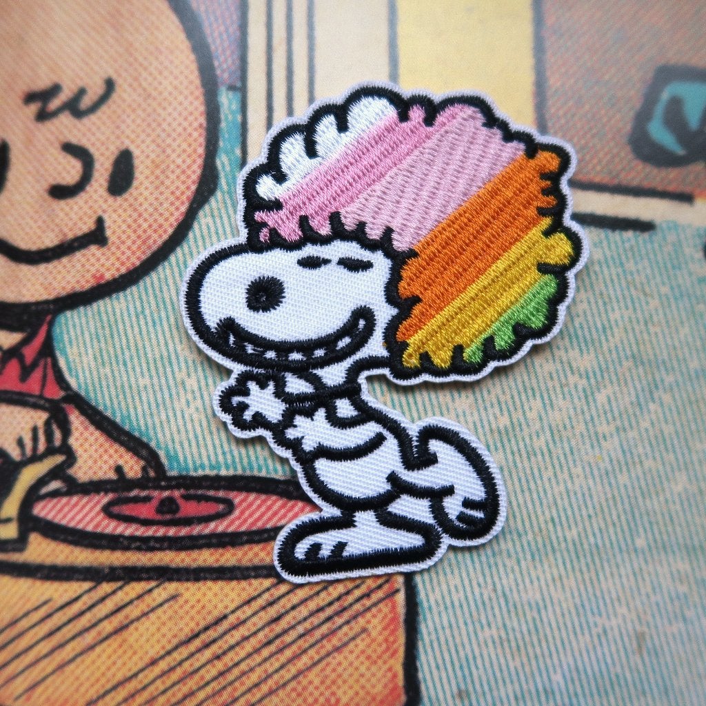Snoopy met regenboogpruik opstrijk plaatje badge patch appli, Verzenden, Nieuw, Overige applicaties