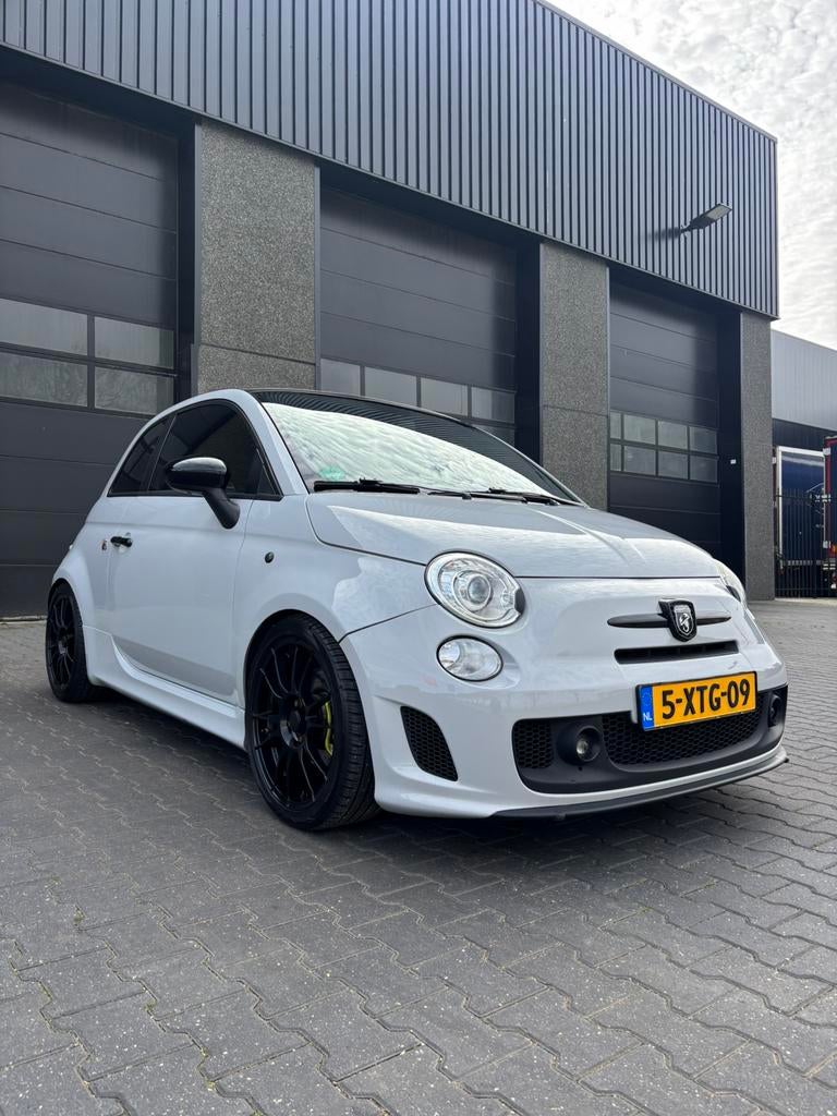 Abarth 500 595 250PK Revisie OZ Carbon, Voorwielaandrijving, 15 km/l, 40 €/maand, 4 cilinders