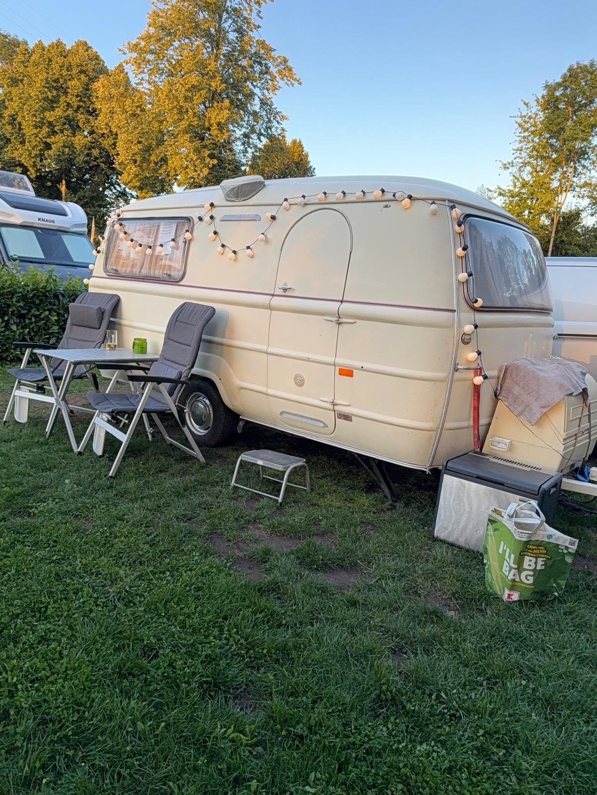 Unieke Bourgeois B43 caravan uit 1969 - Klassieke charme!, Overige merken, Particulier, Lengtebed, 500 - 750 kg