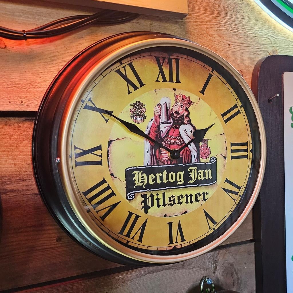 Mooie robuuste HERTOG JAN wandklok met metalen rand, Ophalen of Verzenden, Nieuw, Reclamebord, Plaat of Schild, Hertog Jan