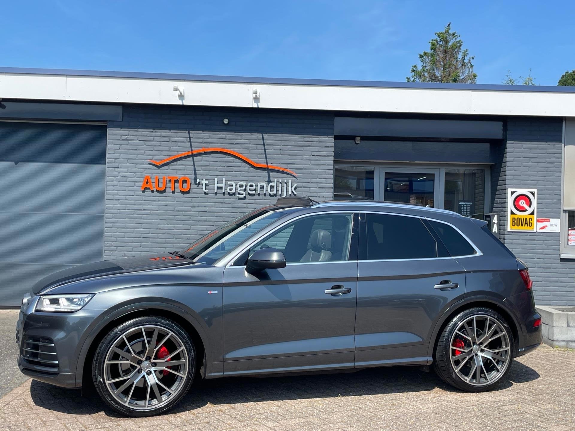 Audi Q5 2.0 TFSI quattro S-line pano trekh luchtv B&O 22”, Automaat, Gebruikt, 4 cilinders, Leder en Stof