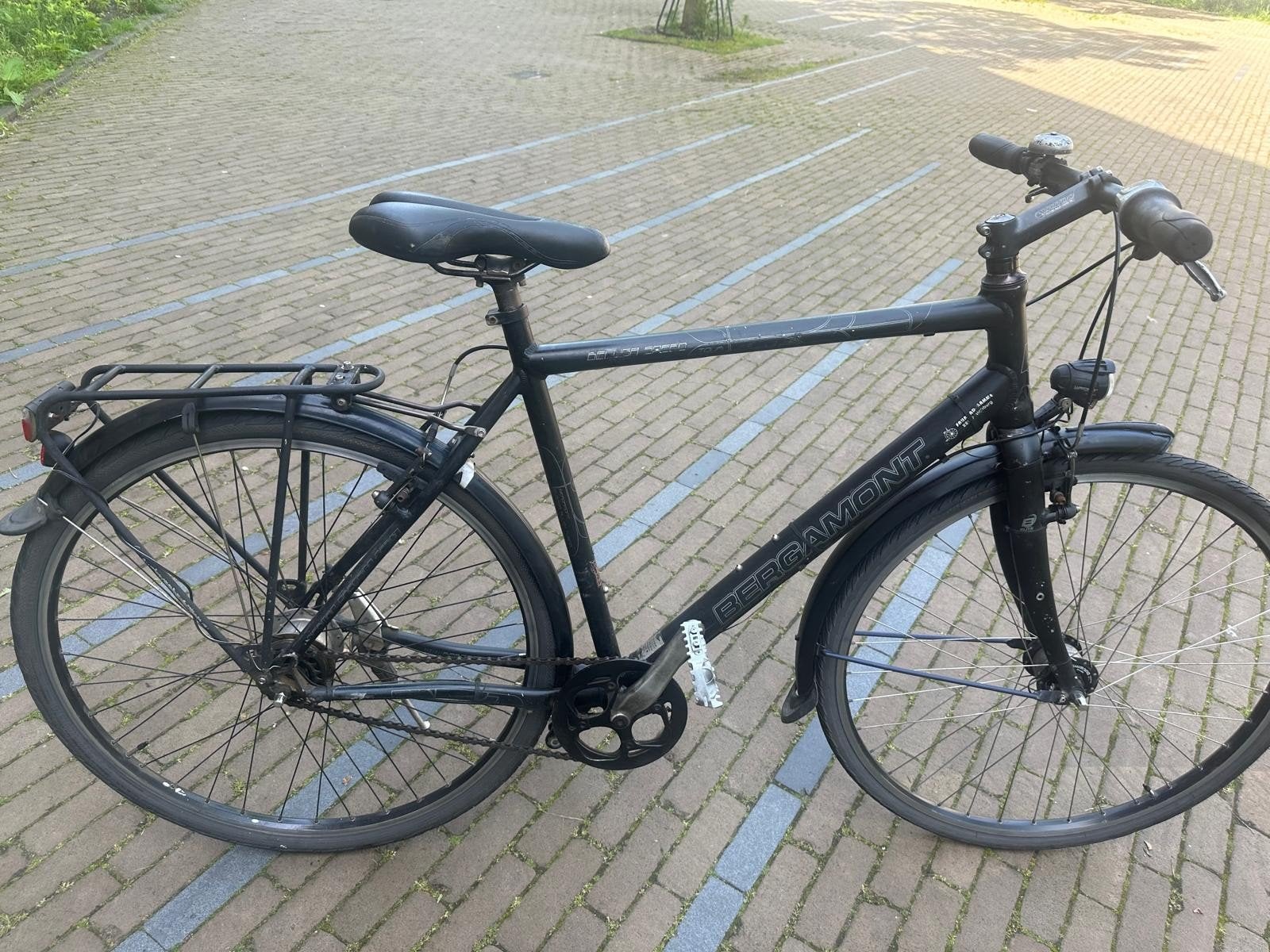 Bergamont fiets, zwart, met bagagedrager, Fietsen en Brommers, Gebruikt, Versnellingen, 57 tot 61 cm, Ophalen