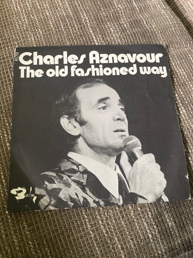 Charles Aznavour - The Old Fashioned Way Makes a Man (Vinyl), Gebruikt, 7 inch, Ophalen of Verzenden, Pop