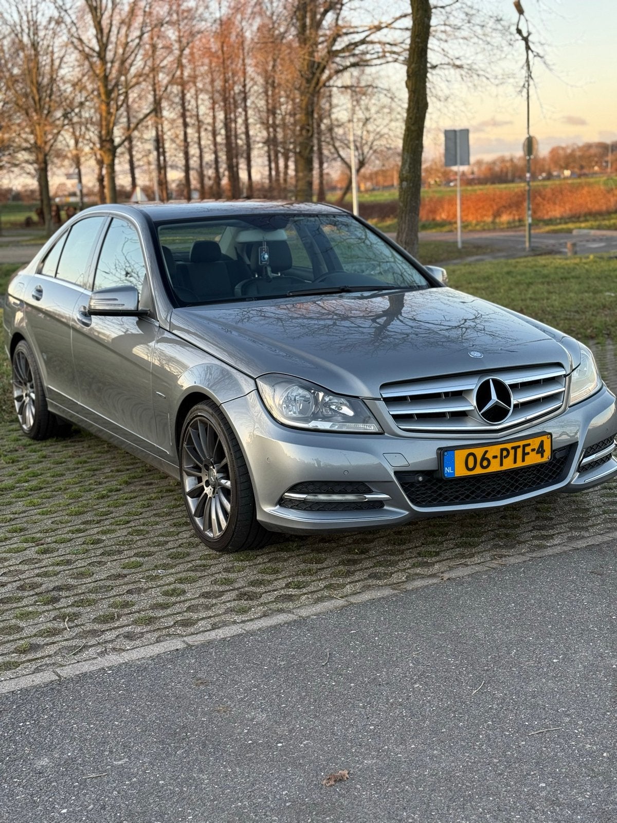 Mercedes-Benz C-Klasse 1.8 C180 CGI Sedan 2011 Grijs, Auto's, Mercedes-Benz, Voorwielaandrijving, 1380 kg, 1800 kg, 1796 cc