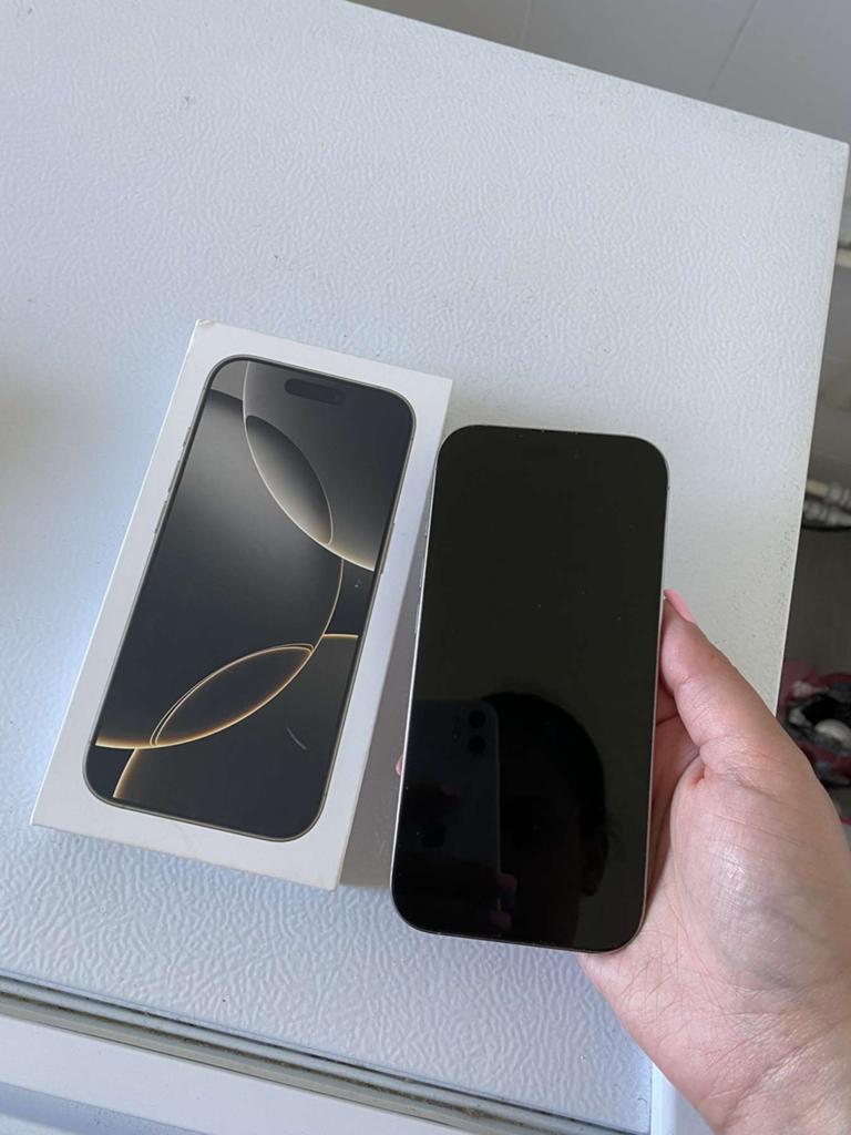 iPhone 16 Pro 128GB - Titanium, IPhone 16 Pro, 89 %, Ophalen of Verzenden, Zonder simlock