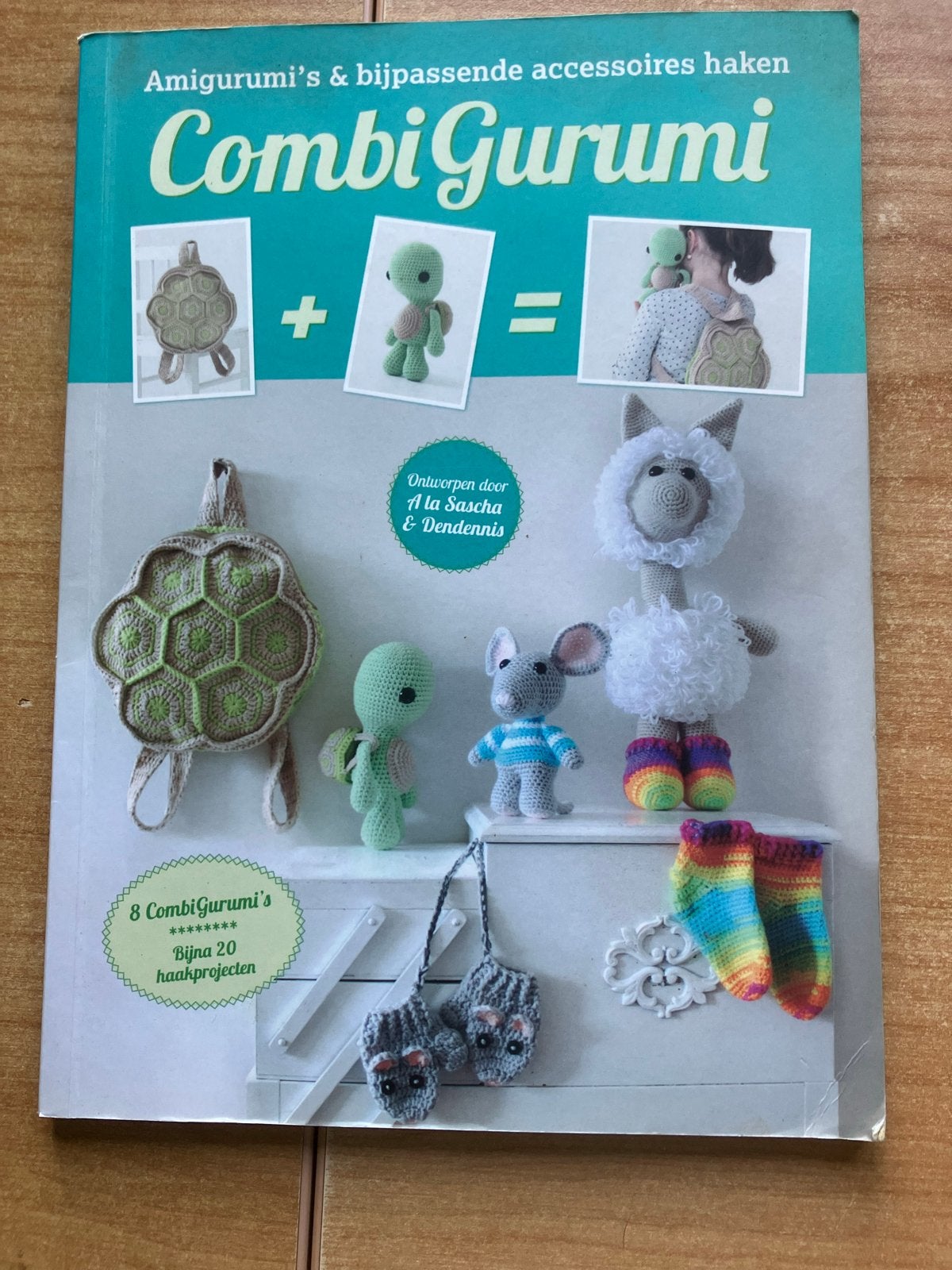 Haakboek CombiGurumi - Amigurumi's & accessoires haken, Ophalen of Verzenden, Zo goed als nieuw, Haken, Patroon of Boek